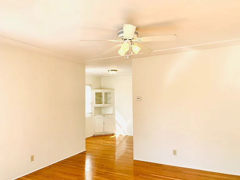 Beautiful 2bd/1ba Condo In Crown Point! W/ Garage & Laundry! $3,595/Mo — Photo 3