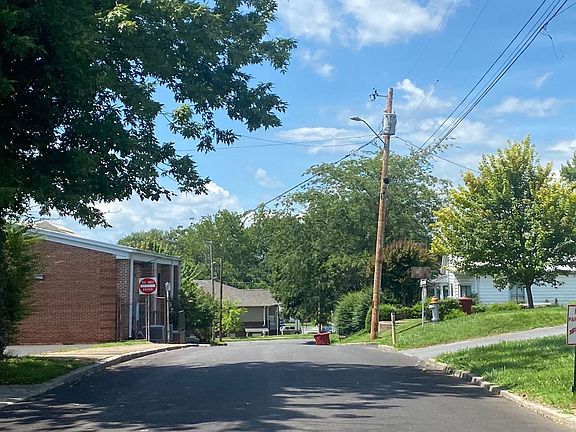 4th image of 321 W Chilhowie Ave