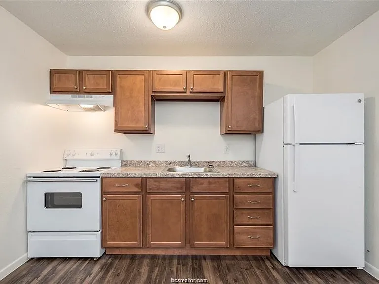 4309 College Main St #11 — Photo 3