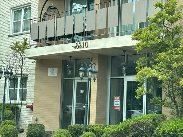 8210 N Elmwood Ave #409, Skokie, IL 60077