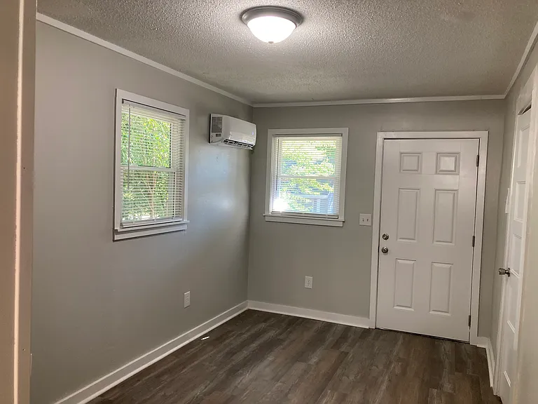 323 D St — Photo 32