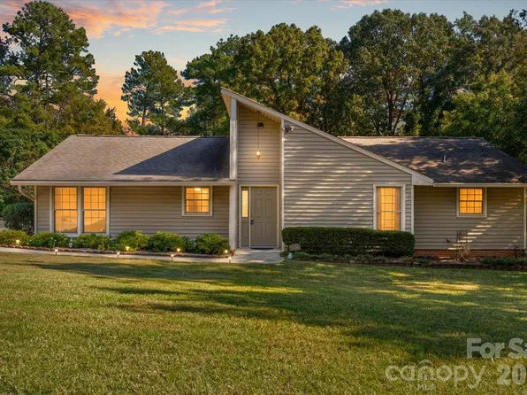 838 Silver Fox Dr, Concord, NC 28025