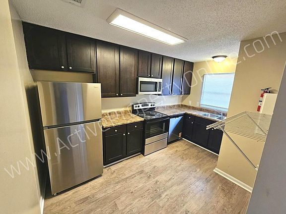3rd image of 130 Calloway Dr APT D