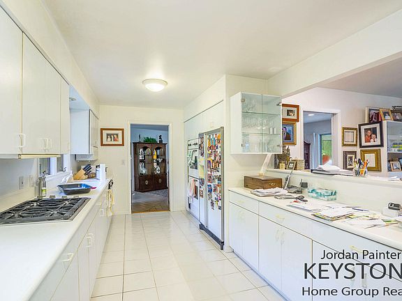 5th image of 7303 Sheffield Dr SE