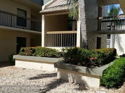 245 SE 10th St APT 5B, Deerfield Beach, FL, 33441