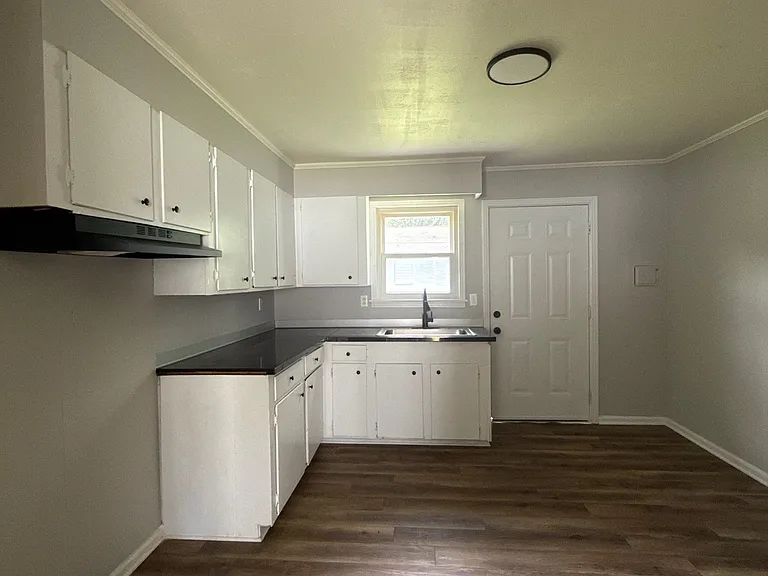 916 N Monroe Ave #2 — Photo 4