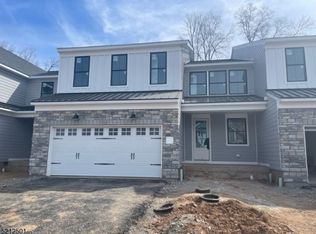 12 Hawfinch Berkeley, Berkeley Heights, NJ 07922