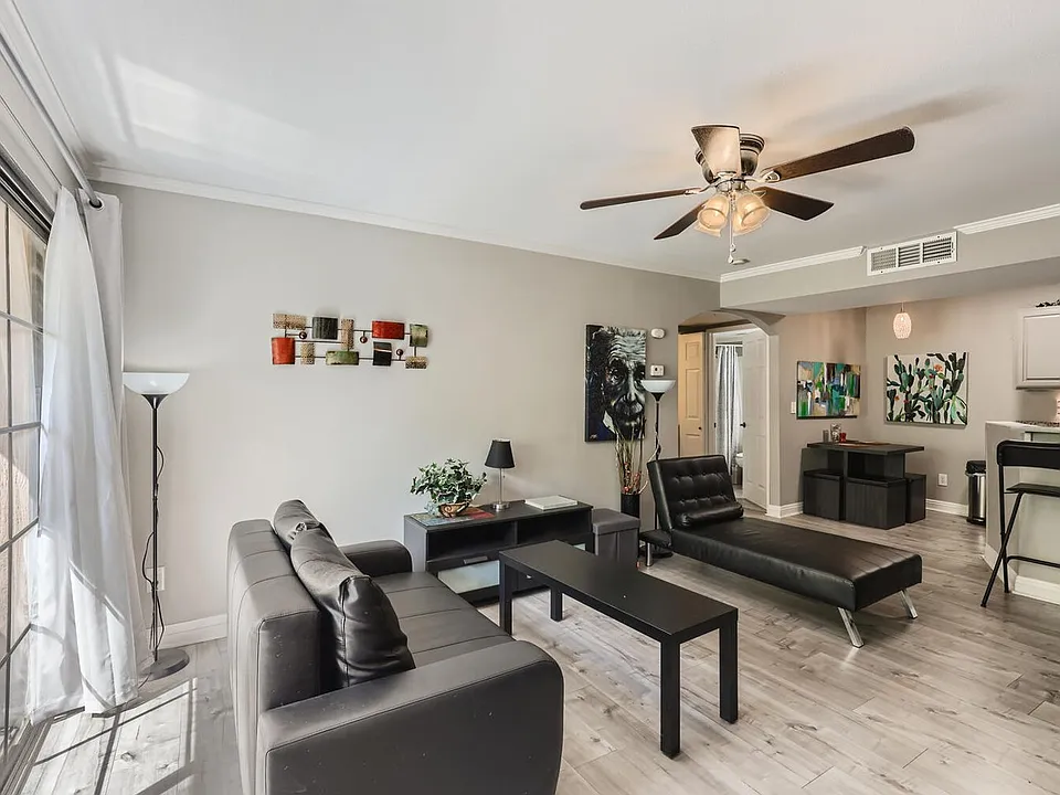 5146 S Jones Blvd #207