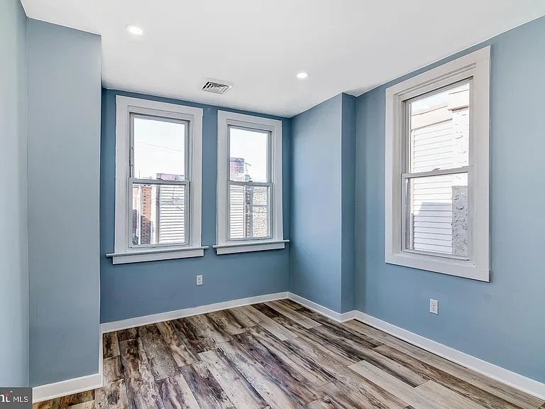 2420 S Lee St — Photo 5