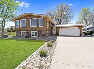 3202 Oak Run Dr, Dahinda, IL 61428
