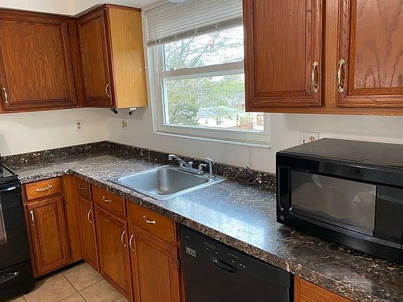 5th image of 20820 Shakespeare Dr