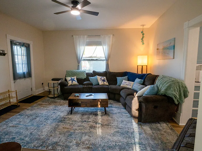 2141 Harrison Ave #1 — Photo 5