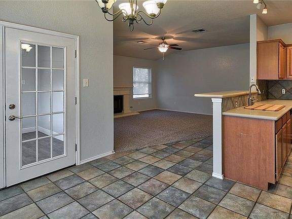 5th image of 1103 Wood Creek Dr