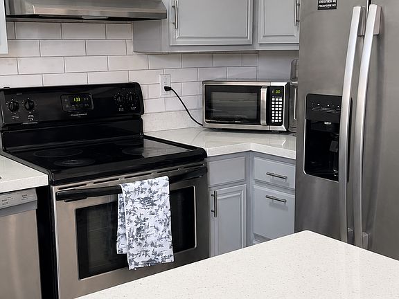 5th image of 1042 S Mariana St APT 2