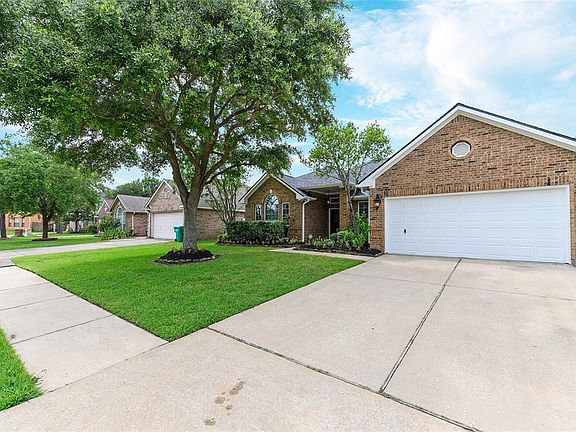2nd image of 9819 Sage Lee Dr