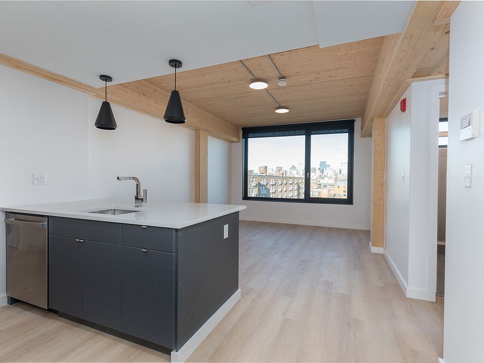 1st image of 11-13 E Lenox St #605
