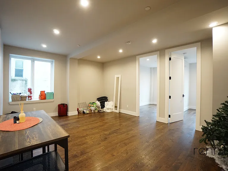 1031 Montgomery St #2F — Photo 11