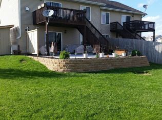 10 Cattail Ln, North Liberty, IA 52317