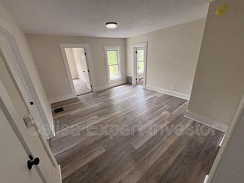 807 Edgewater Ave Photo 1
