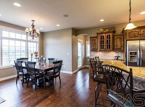 5th image of 1433 W Waterstone Dr