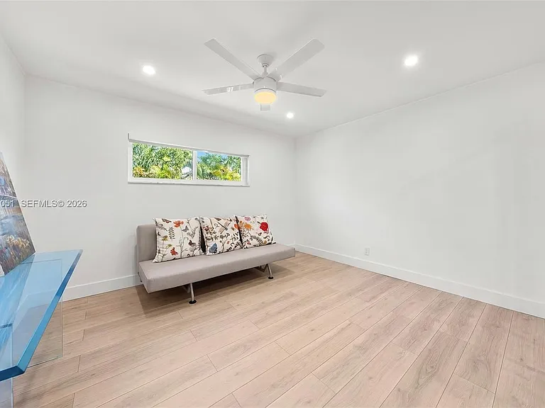 424 Alamanda Dr — Photo 42