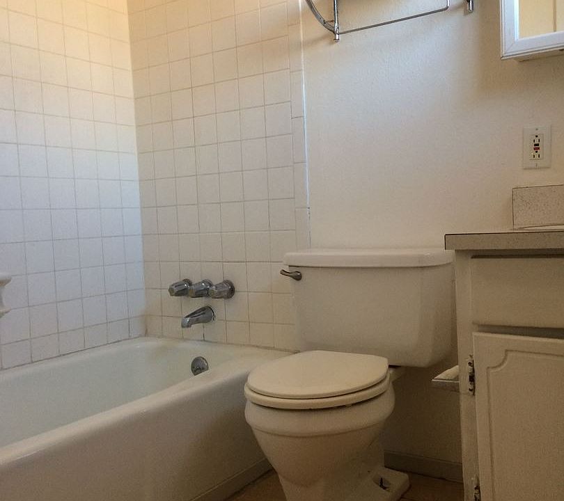 2nd image of 12405 Mountain Rd NE APT 2