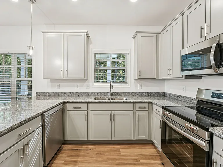 Quinn Residences at Dorchester Place — Photo 99