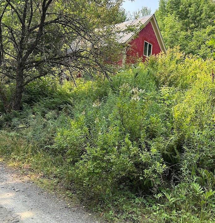 2nd image of 2362 Pond Hill Road