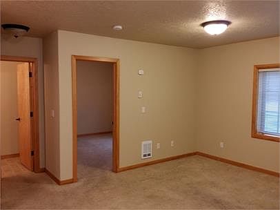 3rd image of 502 SW Evergreen Ave APT 202