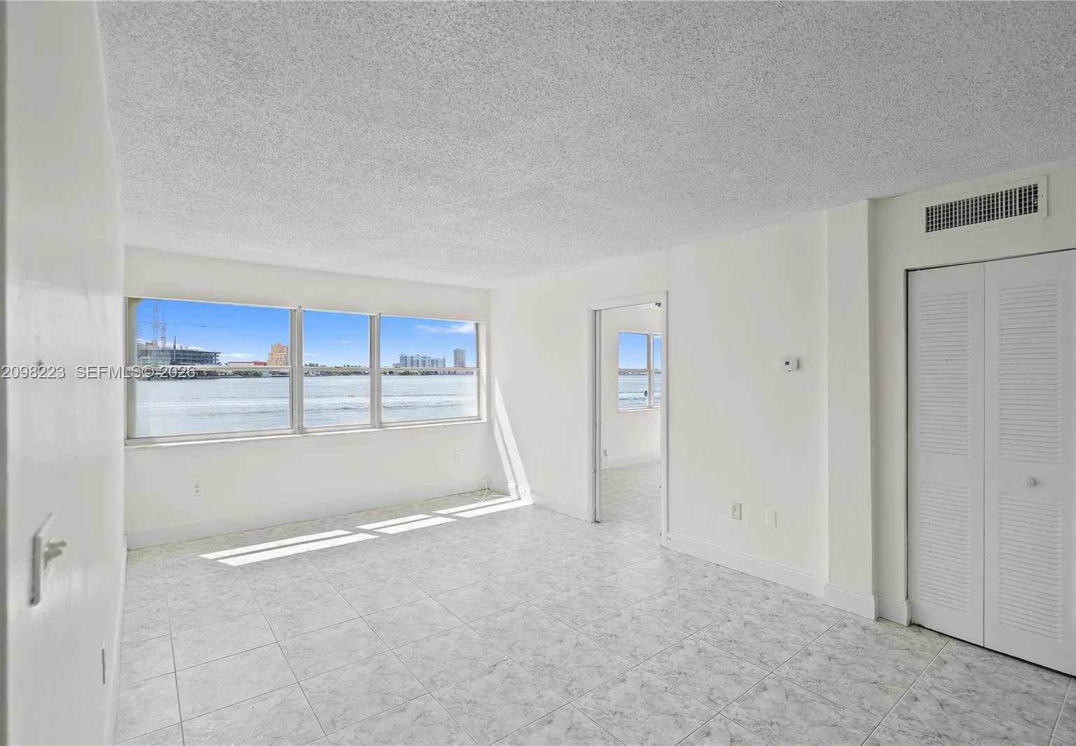 2150 Bay Dr — Photo 2
