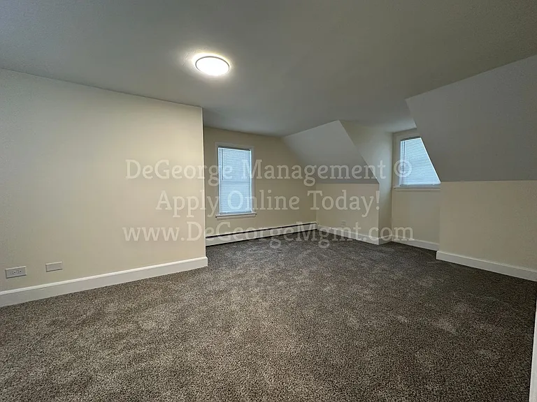 1161 E Union St — Photo 13
