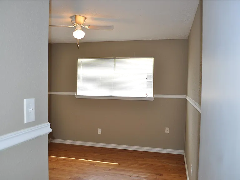 22411 Merrymount Dr — Photo 16