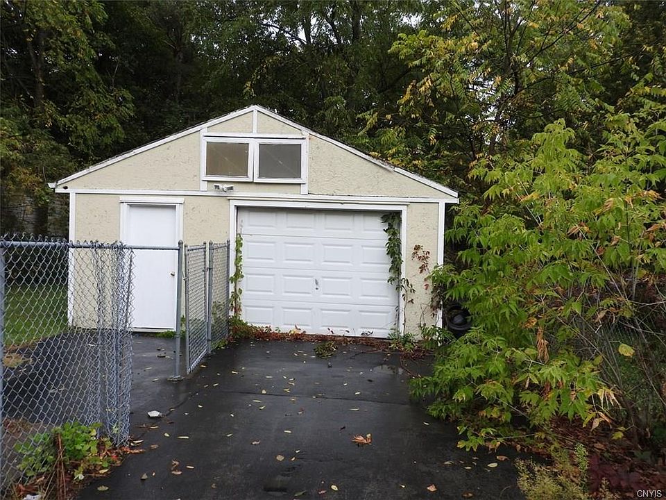 2nd image of 146 Chaffee Ave