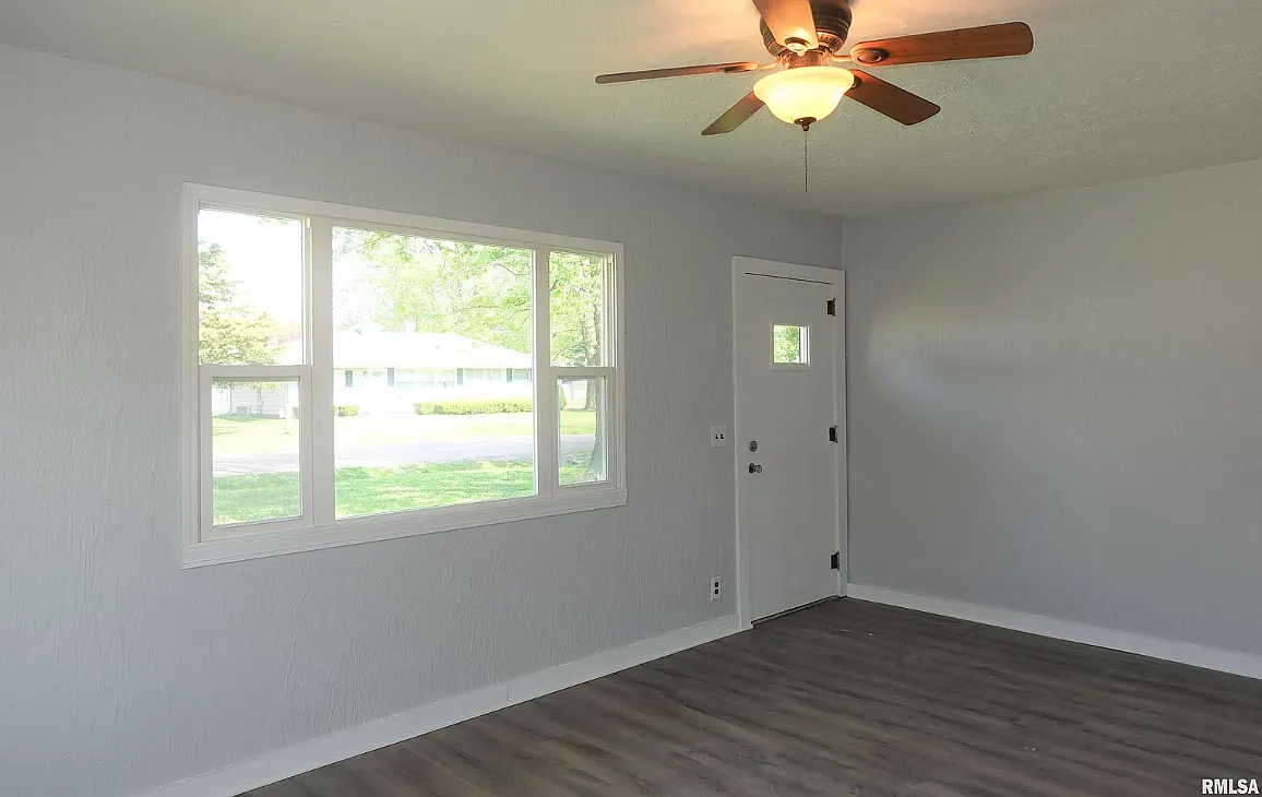 1118 Monroe Street - 1 — Photo 3