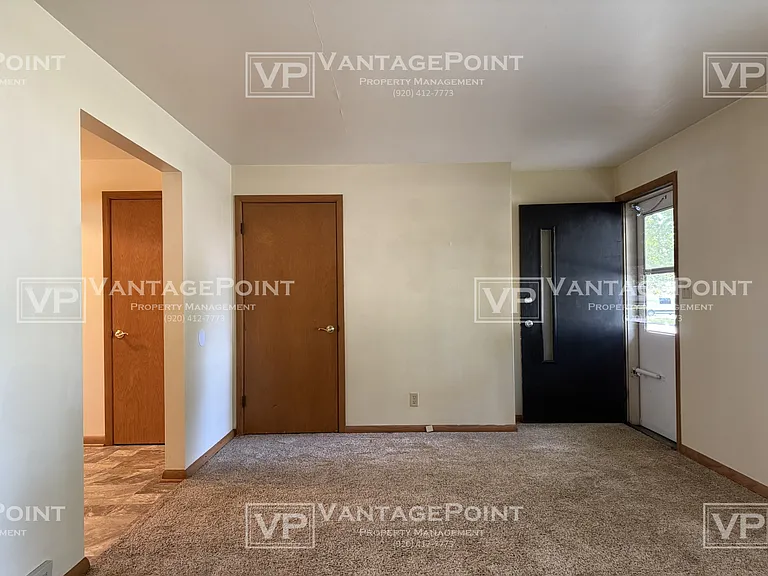 606 E Taft Ave — Photo 3