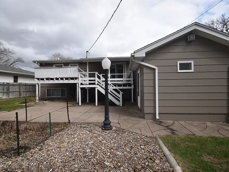 749 N Christy St — Photo 17