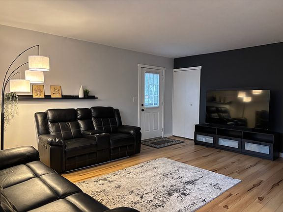 3rd image of 1830 Wickham St