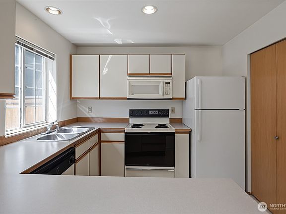 4th image of 19620 80th Avenue W #J