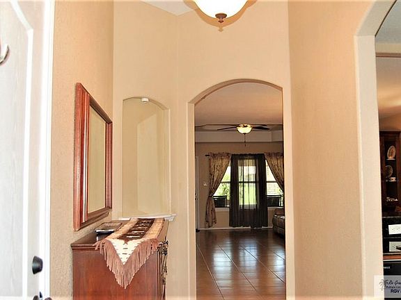 5th image of 705 Heather Dr