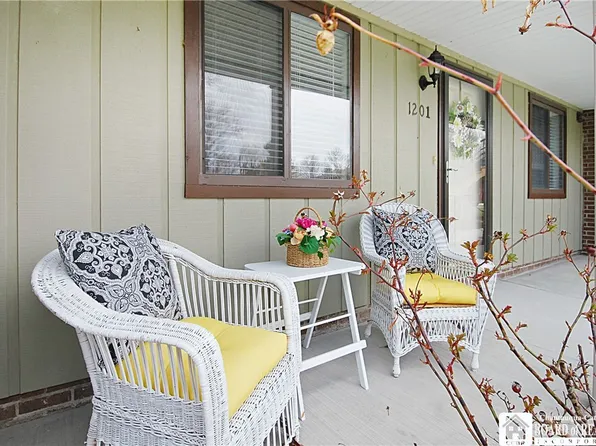 1201 Edgewater Dr, Westfield, NY 14787