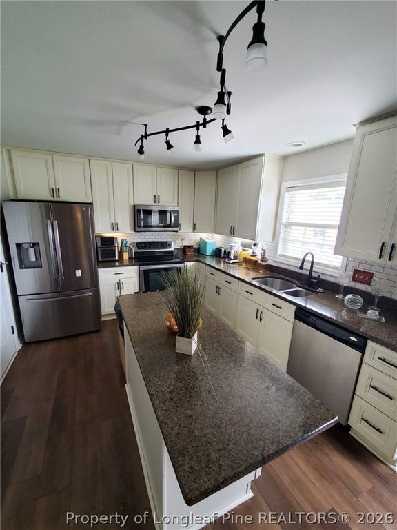 174 Harlon Ct, Raeford, NC - View 3