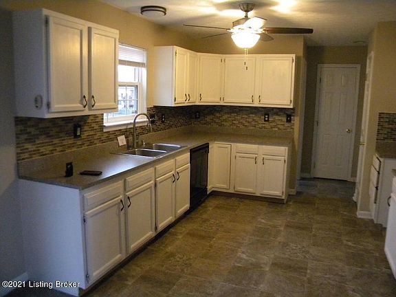 4th image of 6721 Fenske Ln