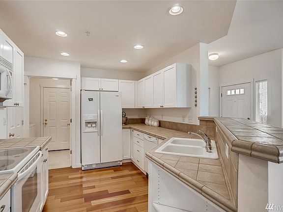 3rd image of 1855 Trossachs Blvd SE Unit 1301