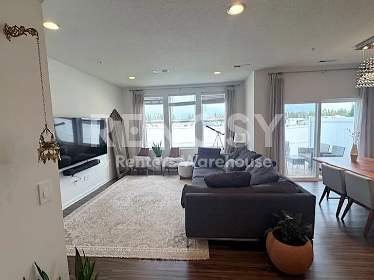 7216 Walnut Grove Ln N — Photo 5
