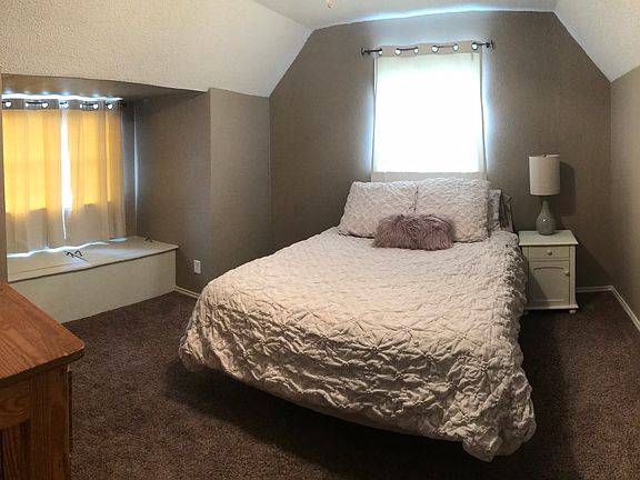 Bedroom 2 (upstairs)