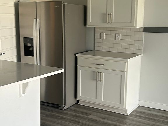 2nd image of 415 Tanis Ave