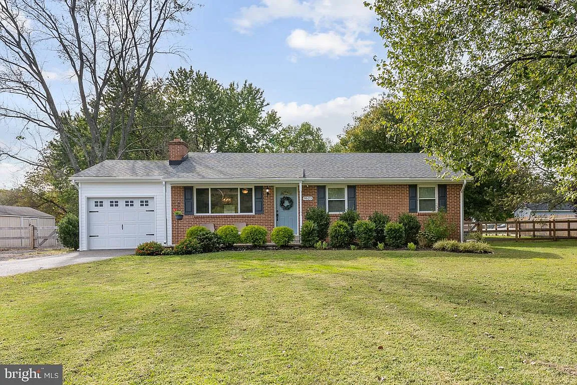 9623 Oriole Ln photo 1