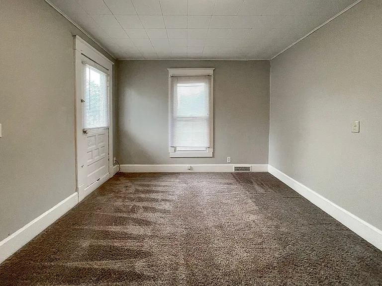 824 W Beechwood Ave — Photo 28