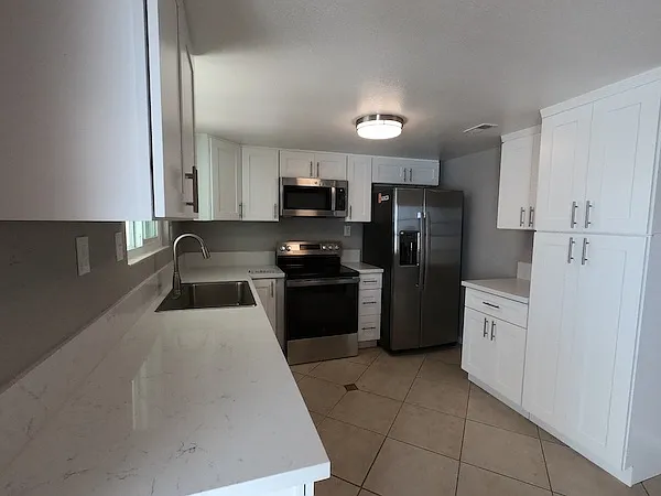 3 bed, 3.5 bath, 1960 sqft, $4,500 — Photo 4