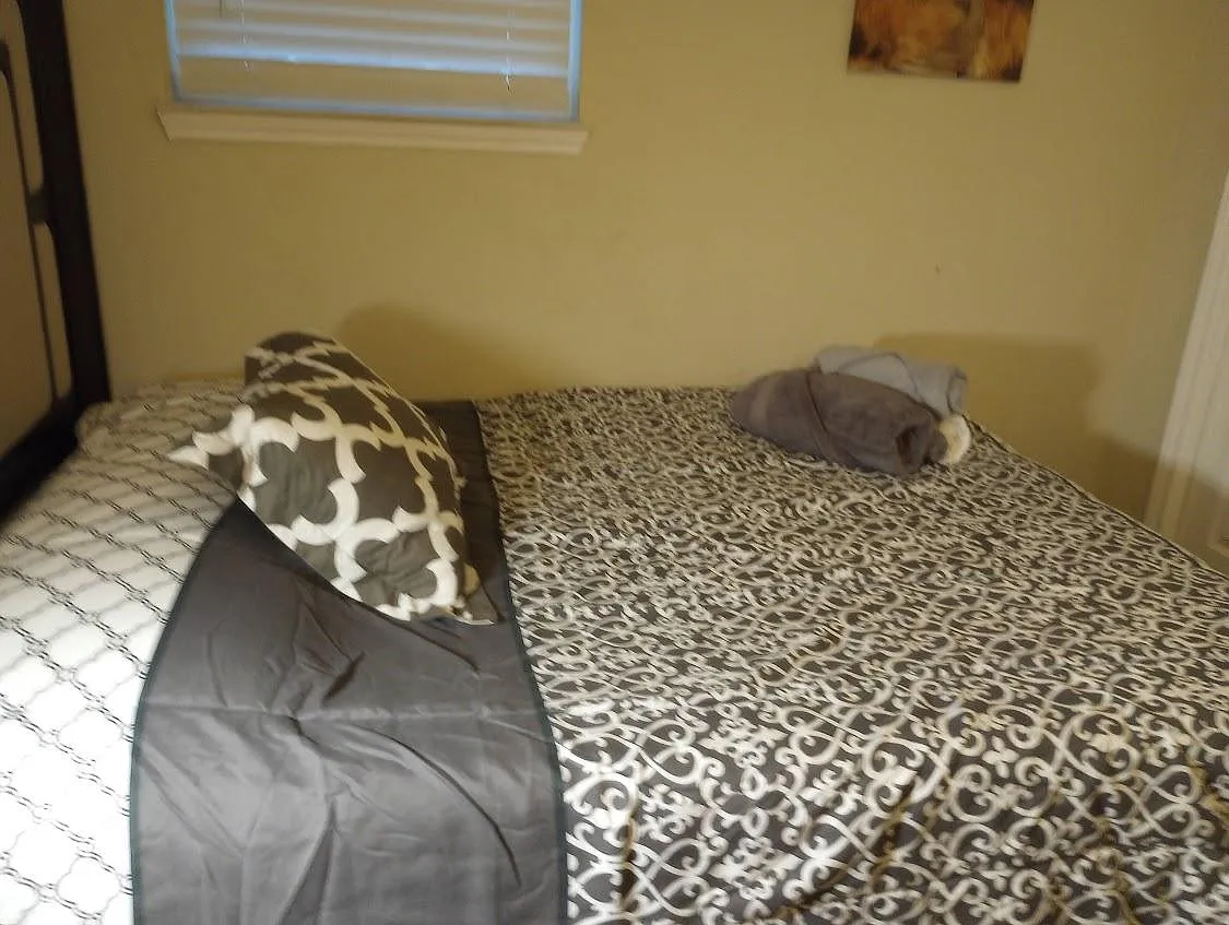 2 bed, 500 sqft, $1,700 — Photo 3